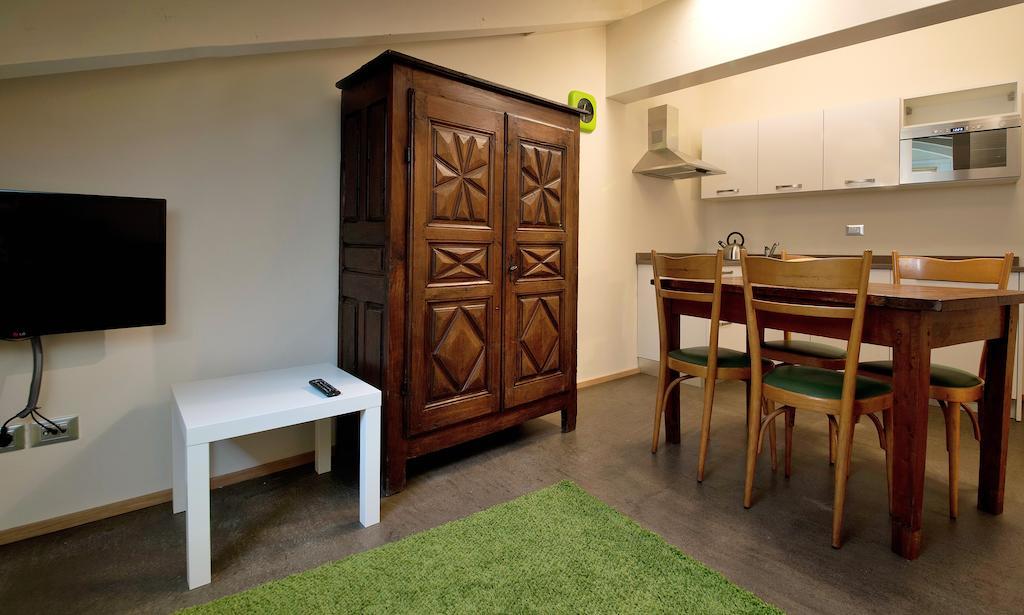 Apartements Coeur De Ville Аоста Номер фото