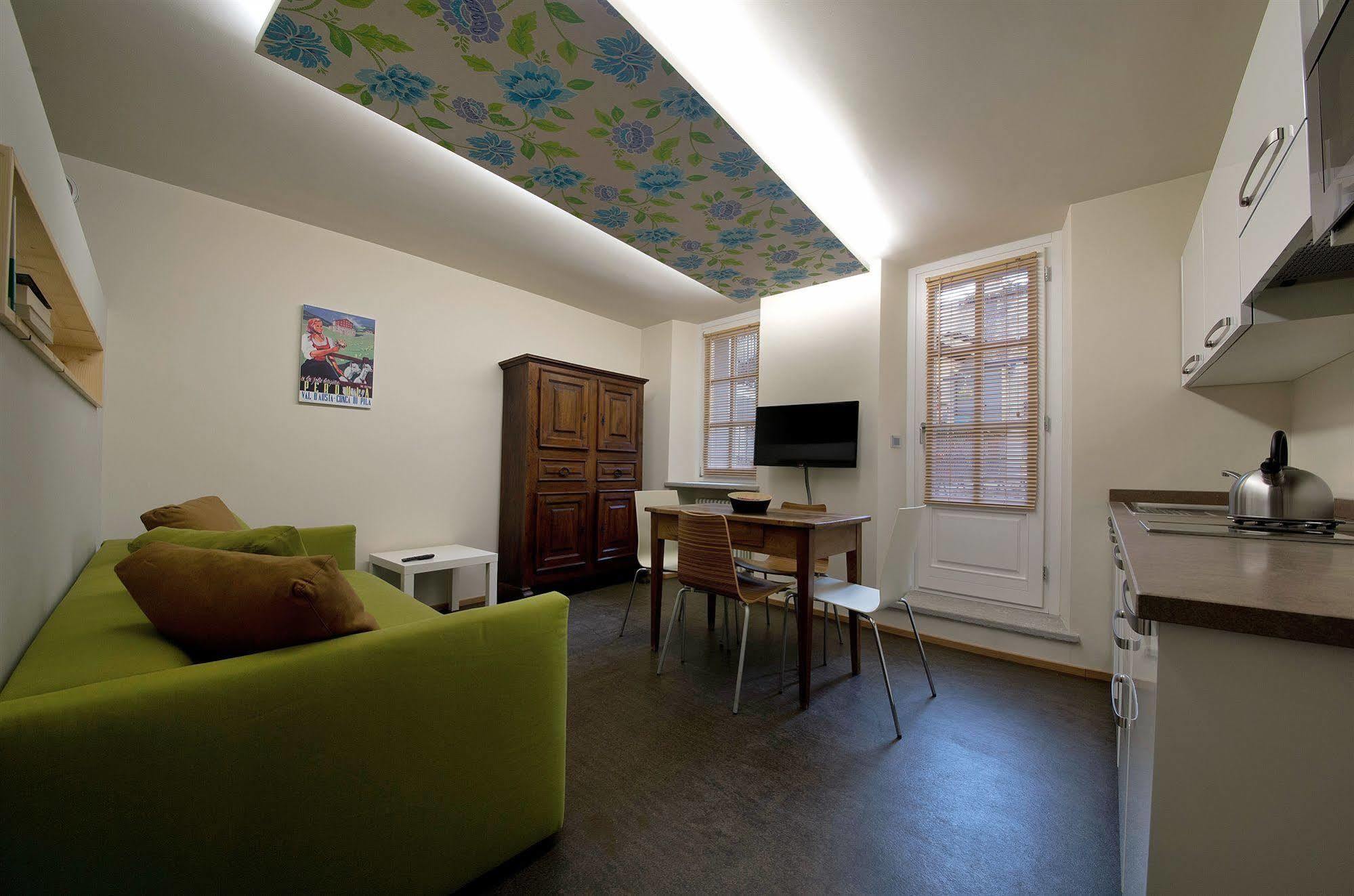 Apartements Coeur De Ville Аоста Екстер'єр фото